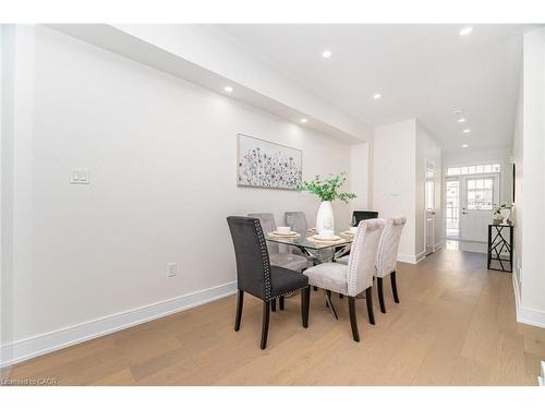 102-305 Garner Road, Hamilton, ON - Indoor Photo Showing Dining Room