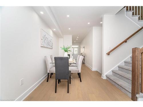 102-305 Garner Road, Hamilton, ON - Indoor Photo Showing Dining Room
