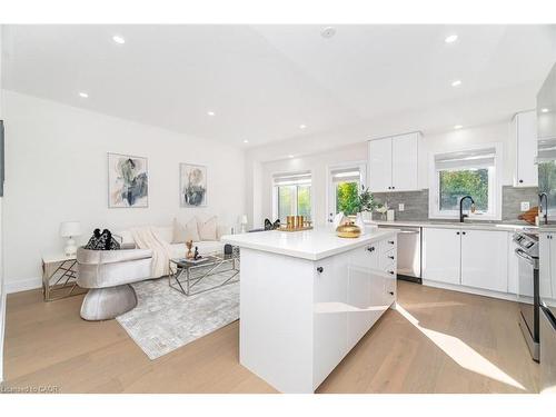 102-305 Garner Road, Hamilton, ON - Indoor Photo Showing Kitchen With Upgraded Kitchen