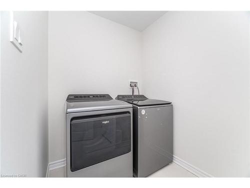 102-305 Garner Road, Hamilton, ON - Indoor Photo Showing Laundry Room