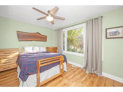 120 Woolverton Road, Grimsby, ON - Indoor Photo Showing Bedroom