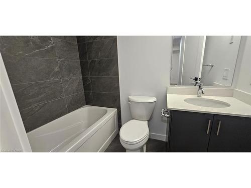 57-31 Mill Street, Kitchener, ON - Indoor Photo Showing Bathroom