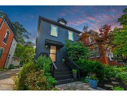 35 Mountain Avenue  Hamilton, ON L8P 4E8