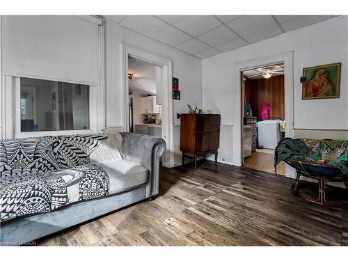 193 Locke Street N, Hamilton, ON - Indoor Photo Showing Living Room