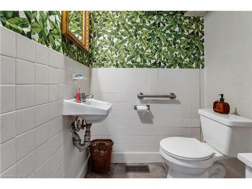 193 Locke Street N, Hamilton, ON - Indoor Photo Showing Bathroom