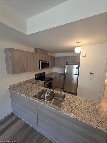 27-2571 Ladyfern Crossing, Pickering, ON - Indoor Photo Showing Kitchen With Double Sink