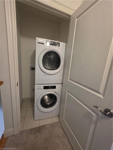 27-2571 Ladyfern Crossing, Pickering, ON - Indoor Photo Showing Laundry Room