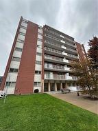 401-8 Woodman Drive S Hamilton, ON L8K 4C9