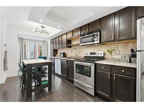 614-895 Maple Avenue, Burlington, ON - Indoor Photo Showing Kitchen With Stainless Steel Kitchen