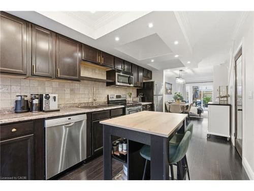 614-895 Maple Avenue, Burlington, ON - Indoor Photo Showing Kitchen With Stainless Steel Kitchen With Upgraded Kitchen