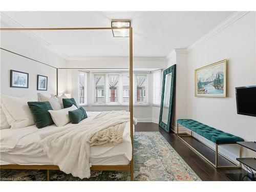 614-895 Maple Avenue, Burlington, ON - Indoor Photo Showing Bedroom