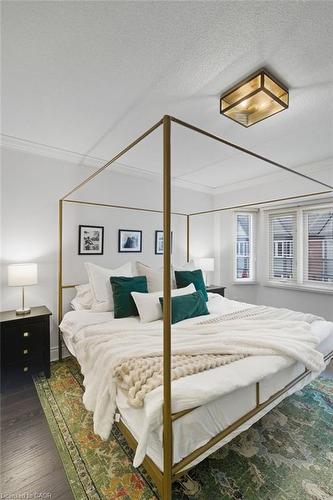 614-895 Maple Avenue, Burlington, ON - Indoor Photo Showing Bedroom