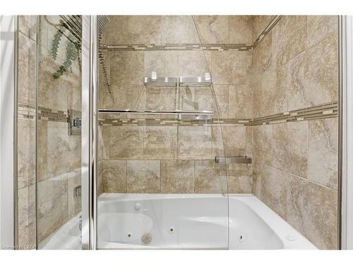 614-895 Maple Avenue, Burlington, ON - Indoor Photo Showing Bathroom