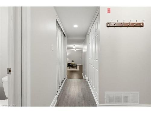 614-895 Maple Avenue, Burlington, ON - Indoor Photo Showing Other Room