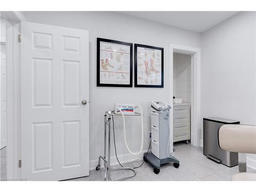 2409 Walker'S Line, Burlington, ON 