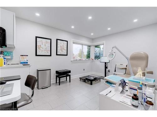 2409 Walker'S Line, Burlington, ON 