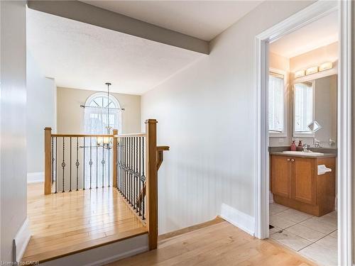 4 Panorama Way, Stoney Creek, ON - Indoor Photo Showing Other Room