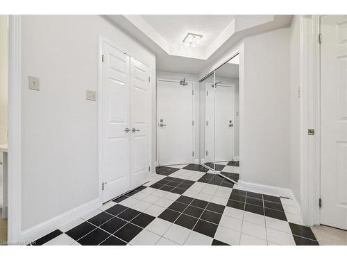 412-430 Pearl Street, Burlington, ON - Indoor Photo Showing Other Room