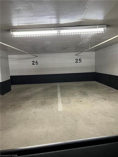 412-430 Pearl Street, Burlington, ON - Indoor Photo Showing Garage