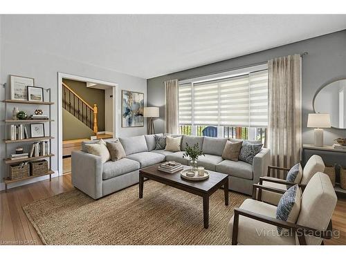 107 Billington Crescent, Hamilton, ON - Indoor Photo Showing Living Room