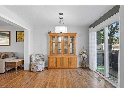 107 Billington Crescent, Hamilton, ON - Indoor Photo Showing Other Room