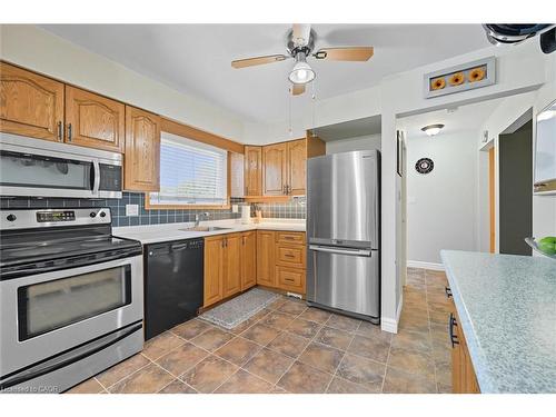 107 Billington Crescent, Hamilton, ON - Indoor Photo Showing Kitchen