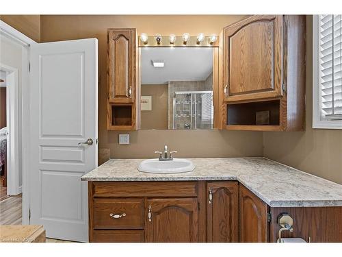 107 Billington Crescent, Hamilton, ON - Indoor