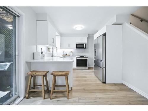 38 Locke Street S, Hamilton, ON - Indoor Photo Showing Kitchen