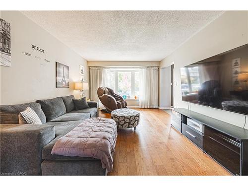 5 Bing Crescent, Stoney Creek, ON - Indoor Photo Showing Living Room