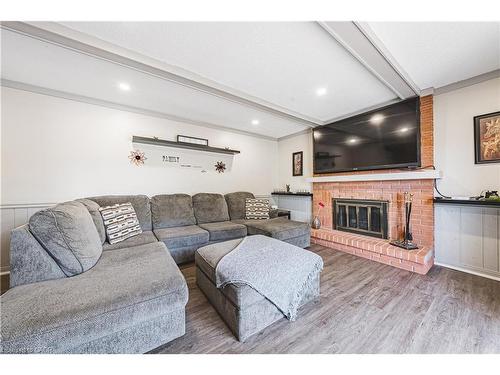 5 Bing Crescent, Stoney Creek, ON - Indoor Photo Showing Living Room With Fireplace