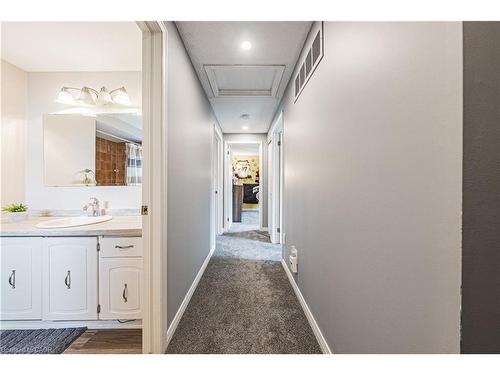 5 Bing Crescent, Stoney Creek, ON - Indoor Photo Showing Bathroom