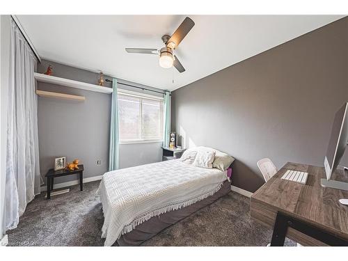 5 Bing Crescent, Stoney Creek, ON - Indoor Photo Showing Bedroom