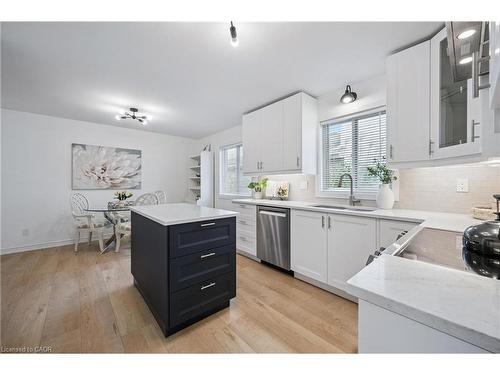 7 Peter Court, Cambridge, ON - Indoor Photo Showing Kitchen