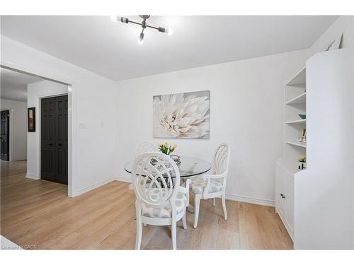 7 Peter Court, Cambridge, ON - Indoor Photo Showing Dining Room