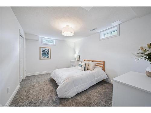 7 Peter Court, Cambridge, ON - Indoor Photo Showing Bedroom