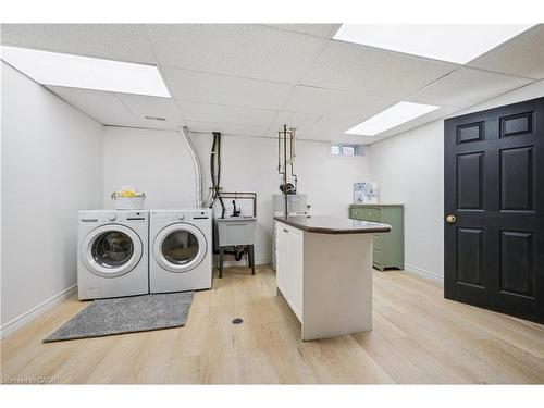 7 Peter Court, Cambridge, ON - Indoor Photo Showing Laundry Room