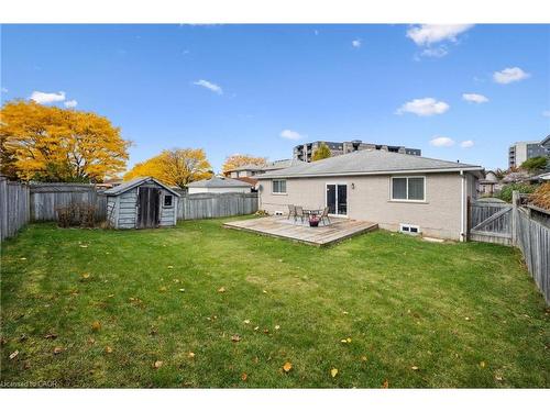 7 Peter Court, Cambridge, ON - Outdoor With Backyard
