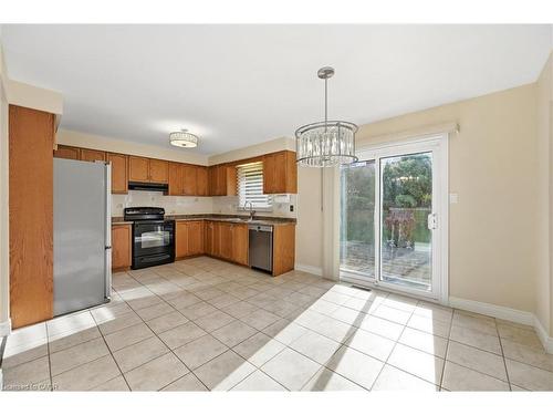 47 Elmira Drive, Hamilton, ON - Indoor Photo Showing Kitchen