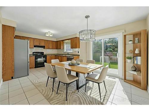 47 Elmira Drive, Hamilton, ON - Indoor Photo Showing Dining Room