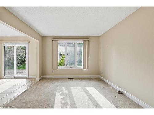 47 Elmira Drive, Hamilton, ON - Indoor Photo Showing Other Room