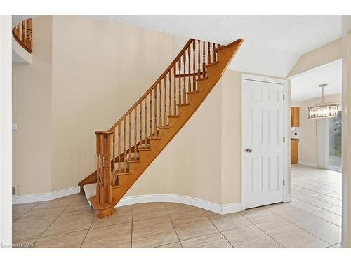 47 Elmira Drive, Hamilton, ON - Indoor Photo Showing Other Room