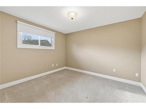 47 Elmira Drive, Hamilton, ON - Indoor Photo Showing Other Room