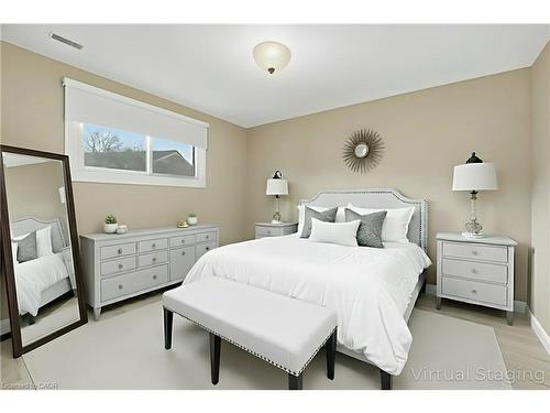 47 Elmira Drive, Hamilton, ON - Indoor Photo Showing Bedroom