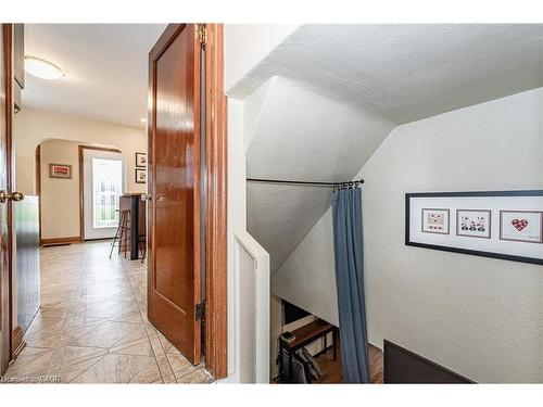 270 Mansion Street, Kitchener, ON - Indoor Photo Showing Other Room