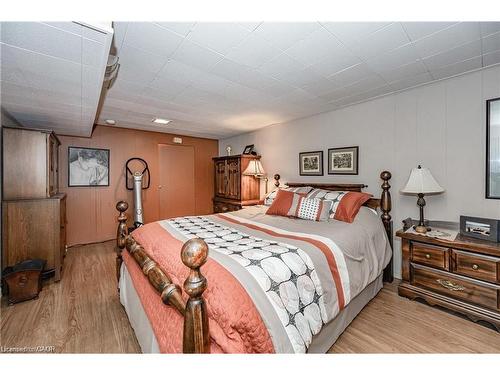 270 Mansion Street, Kitchener, ON - Indoor Photo Showing Bedroom