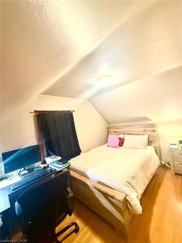 270 Mansion Street, Kitchener, ON - Indoor Photo Showing Bedroom