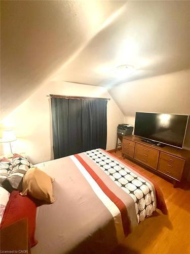 270 Mansion Street, Kitchener, ON - Indoor Photo Showing Bedroom