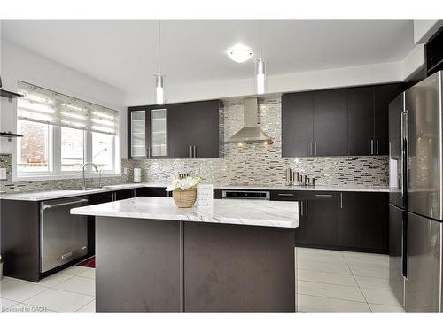 55 Cheevers Road, Brantford, ON - Indoor Photo Showing Kitchen With Upgraded Kitchen