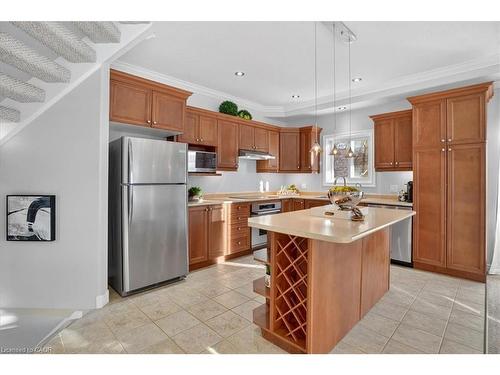 559 Chesapeake Drive, Waterloo, ON - Indoor Photo Showing Kitchen With Stainless Steel Kitchen