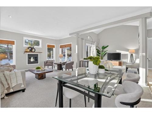 559 Chesapeake Drive, Waterloo, ON - Indoor Photo Showing Living Room With Fireplace